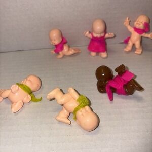 Vintage Hasbro lil Babies Figurines Oodles Vinyl Set Of 6 With Clothes